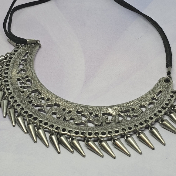 👍5 for $20 Bib Statment Necklace - Picture 5 of 7